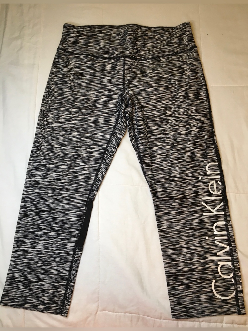 Calvin Klein Girls' Black and White Space-Dye Logo Capris Leggings
